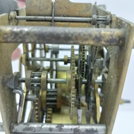 Механизм от настенных старинных часов Baduf, работоспособность неизвестна. Картинка 11